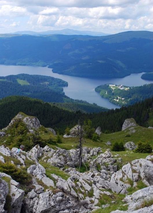 lacul Vidra lake Voineasa Romania Carpathian mountains most beautiful landscapes